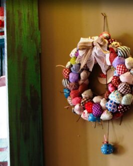 Χειροποίητο στεφάνι “πουγκάκια”